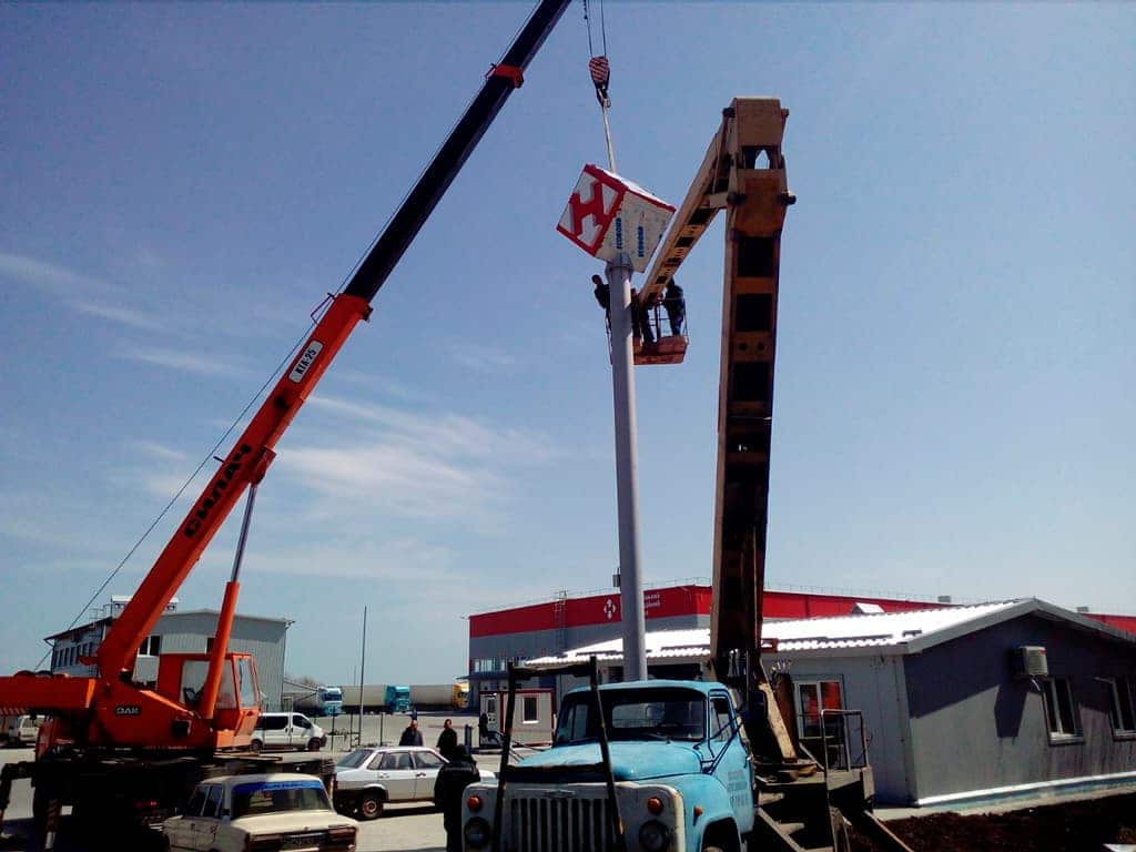 Автокран і автовишка в оренду | Одночасна оренда актовишкі і автокрана - чому це вигідно?