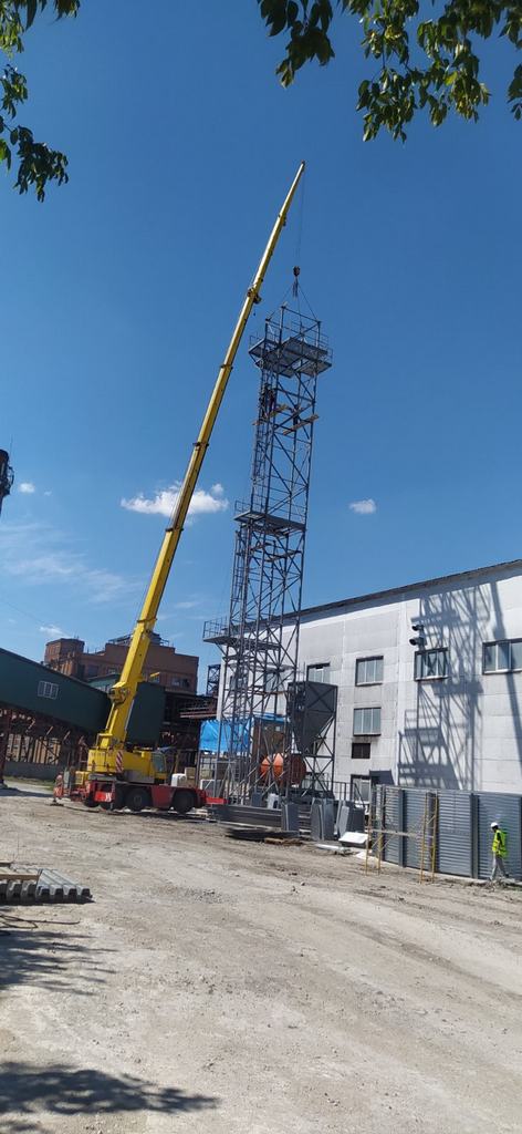 Автокран стріла більше 40 метрів